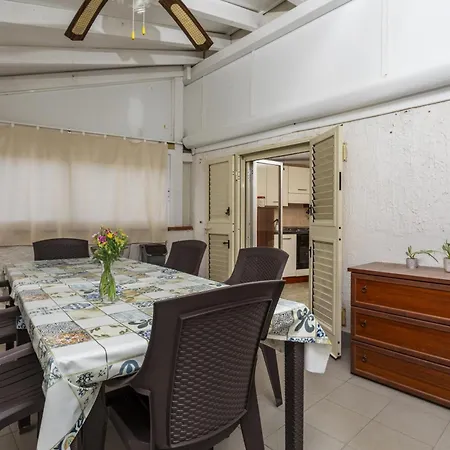 Casa Larunchi *