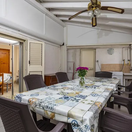 Casa Larunchi Apartment