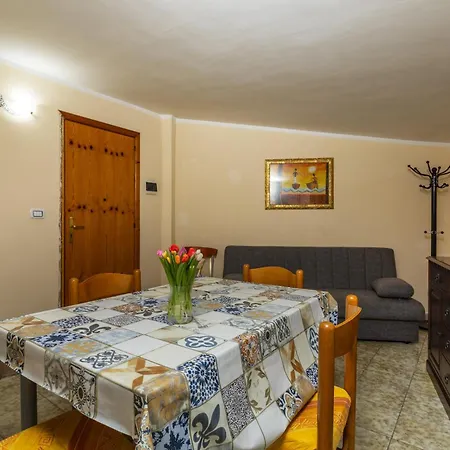 Apartment Casa Larunchi *